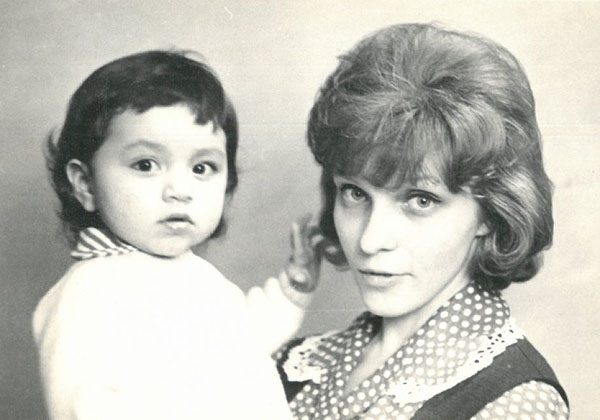 Марина с моей дочерью Машей в 1968 г. Маше 2 года, Марине – 24