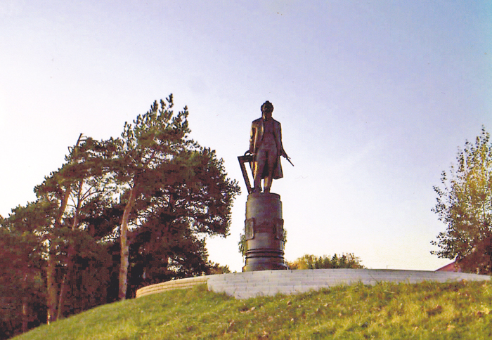 Елабуга. Памятник И. И. Шишкину. Фото Е. Ивановой. 2005